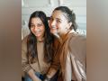 Alia Bhatt receives cute note from sister Shaheen on National Siblings Day - Hindi News | Alia Bhatt receives cute note from sister Shaheen on National Siblings Day | Latest entertainment News at Lokmattimes.com