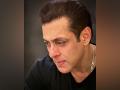 Minor held by Mumbai Police for threatening to kill Salman Khan - Hindi News | Minor held by Mumbai Police for threatening to kill Salman Khan | Latest national News at Lokmattimes.com