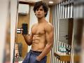 Ishaan Khatter flaunts his washboard abs - Hindi News | Ishaan Khatter flaunts his washboard abs | Latest entertainment News at Lokmattimes.com