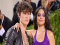 Shawn Mendes and Camila Cabello share a kiss at Coachella, fans curious to know whether they're back together - Hindi News | Shawn Mendes and Camila Cabello share a kiss at Coachella, fans curious to know whether they're back together | Latest entertainment News at Lokmattimes.com