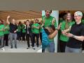 In Pics | From logo haircut tattoo to selfie request with Tim Cook, fans throng Apple India stores - Hindi News | In Pics | From logo haircut tattoo to selfie request with Tim Cook, fans throng Apple India stores | Latest technology News at Lokmattimes.com