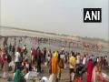 Akshaya Tritiya: Devotees take holy dip at Sangam in UP's Prayagraj - Hindi News | Akshaya Tritiya: Devotees take holy dip at Sangam in UP's Prayagraj | Latest national News at Lokmattimes.com