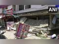MP: Three injured after portion of building collapses in Indore - Hindi News | MP: Three injured after portion of building collapses in Indore | Latest national News at Lokmattimes.com