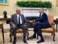 "A barrier-breaking legend": Barack Obama pays tribute to Harry Belafonte - Hindi News | "A barrier-breaking legend": Barack Obama pays tribute to Harry Belafonte | Latest entertainment News at Lokmattimes.com