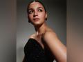 Alia Bhatt triumphs at Filmfare Awards 2023, takes home black lady for Best Actress - Hindi News | Alia Bhatt triumphs at Filmfare Awards 2023, takes home black lady for Best Actress | Latest entertainment News at Lokmattimes.com