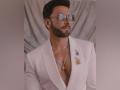 Ranveer Singh looks smoking hot in white suit at Tiffany event in New York - Hindi News | Ranveer Singh looks smoking hot in white suit at Tiffany event in New York | Latest entertainment News at Lokmattimes.com