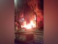 Major fire guts three shops on Pune-Satara Road, 2 injured - Hindi News | Major fire guts three shops on Pune-Satara Road, 2 injured | Latest national News at Lokmattimes.com