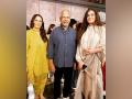 Manisha Koirala poses with Mani Ratnam from 'Ponniyin Selvan 2' screening - Hindi News | Manisha Koirala poses with Mani Ratnam from 'Ponniyin Selvan 2' screening | Latest entertainment News at Lokmattimes.com