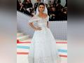 Met Gala 2023: Penelope Cruz shines in wedding gown with sequin embroidered hood - Hindi News | Met Gala 2023: Penelope Cruz shines in wedding gown with sequin embroidered hood | Latest entertainment News at Lokmattimes.com