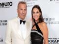 Kevin Costner's wife Christine Baumgartner files for divorce - Hindi News | Kevin Costner's wife Christine Baumgartner files for divorce | Latest entertainment News at Lokmattimes.com
