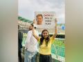 Thala Ki Jhalak Sabse Alag: Dhoni's fans go wild with enthusiasm under the falling rain - Hindi News | Thala Ki Jhalak Sabse Alag: Dhoni's fans go wild with enthusiasm under the falling rain | Latest business News at Lokmattimes.com