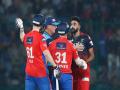 IPL 2023: Verbal exchange between Mohammed Siraj-Phil Salt during RCB-DC match - Hindi News | IPL 2023: Verbal exchange between Mohammed Siraj-Phil Salt during RCB-DC match | Latest cricket News at Lokmattimes.com