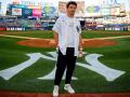 Formula 1: Ferrari Driver Charles Leclerc tries baseball - Hindi News | Formula 1: Ferrari Driver Charles Leclerc tries baseball | Latest other-sports News at Lokmattimes.com