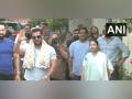 Salman Khan meets CM Mamata Banerjee at her Kalighat residence ahead of his concert - Hindi News | Salman Khan meets CM Mamata Banerjee at her Kalighat residence ahead of his concert | Latest entertainment News at Lokmattimes.com