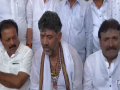 "Swamiji has always guided me": Shivakumar visits Sri Kadasiddeshwara Mutt in Tumkur after Congress wins in K'taka polls - Hindi News | "Swamiji has always guided me": Shivakumar visits Sri Kadasiddeshwara Mutt in Tumkur after Congress wins in K'taka polls | Latest politics News at Lokmattimes.com