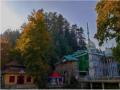 Symbolising harmony, grand mosque, temple share common yard in J-K's Kupwara - Hindi News | Symbolising harmony, grand mosque, temple share common yard in J-K's Kupwara | Latest national News at Lokmattimes.com