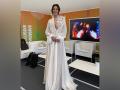 Esha Gupta looks gorgeous in a white thigh-high slit gown on Cannes Film Festival red carpet - Hindi News | Esha Gupta looks gorgeous in a white thigh-high slit gown on Cannes Film Festival red carpet | Latest entertainment News at Lokmattimes.com