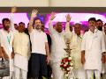 Next K'taka CM: Siddaramaiah, DK Shivakumar to meet Rahul Gandhi in Delhi today - Hindi News | Next K'taka CM: Siddaramaiah, DK Shivakumar to meet Rahul Gandhi in Delhi today | Latest politics News at Lokmattimes.com