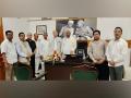 Manipur violence: Congress leaders meet Kharge, apprise party chief of situation in state - Hindi News | Manipur violence: Congress leaders meet Kharge, apprise party chief of situation in state | Latest national News at Lokmattimes.com