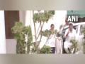 Next K'taka CM suspense: DK Shivakumar arrives at Mallikarjun Kharge's residence - Hindi News | Next K'taka CM suspense: DK Shivakumar arrives at Mallikarjun Kharge's residence | Latest politics News at Lokmattimes.com
