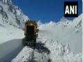 HP: Snow clearance work underway in Lahaul-Spiti, IMD issues yellow warning for next 2 days - Hindi News | HP: Snow clearance work underway in Lahaul-Spiti, IMD issues yellow warning for next 2 days | Latest national News at Lokmattimes.com