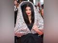 Aishwarya Rai Bachchan scripts another Cannes history with her dramatic hooded gown - Hindi News | Aishwarya Rai Bachchan scripts another Cannes history with her dramatic hooded gown | Latest entertainment News at Lokmattimes.com