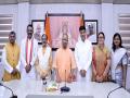 "Make municipal corporations self-reliant" CM Yogi tells newly elected mayors - Hindi News | "Make municipal corporations self-reliant" CM Yogi tells newly elected mayors | Latest politics News at Lokmattimes.com