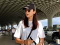 Anushka Sharma leaves for France, papped at Mumbai airport - Hindi News | Anushka Sharma leaves for France, papped at Mumbai airport | Latest entertainment News at Lokmattimes.com