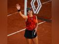 French Open: Karolina Muchova upsets Maria Sakkari; Leylah Fernandez defeats Magda Linette - Hindi News | French Open: Karolina Muchova upsets Maria Sakkari; Leylah Fernandez defeats Magda Linette | Latest tennis News at Lokmattimes.com