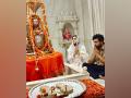 Sara, Vicky offer prayers to Lord Shiva ahead of 'Zara Hatke Zara Bachke' - Hindi News | Sara, Vicky offer prayers to Lord Shiva ahead of 'Zara Hatke Zara Bachke' | Latest entertainment News at Lokmattimes.com