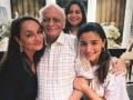 Alia Bhatt's grandfather Narendranath Razdan passes away at 93 - Hindi News | Alia Bhatt's grandfather Narendranath Razdan passes away at 93 | Latest entertainment News at Lokmattimes.com