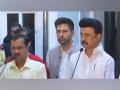 Delhi govt vs Centre ordinance row: "Tamil Nadu CM assured to stand for AAP, people of Delhi," says Kejriwal - Hindi News | Delhi govt vs Centre ordinance row: "Tamil Nadu CM assured to stand for AAP, people of Delhi," says Kejriwal | Latest politics News at Lokmattimes.com