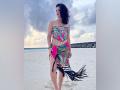 Sunny Leone enjoys 'beach time' in Maldives - Hindi News | Sunny Leone enjoys 'beach time' in Maldives | Latest entertainment News at Lokmattimes.com