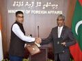 India, Maldives sign 10 MoUs related to development projects - Hindi News | India, Maldives sign 10 MoUs related to development projects | Latest international News at Lokmattimes.com