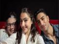 'Zara Hatke Zara Bachke': Sara enjoys movie date with 'sahparivaar' - Hindi News | 'Zara Hatke Zara Bachke': Sara enjoys movie date with 'sahparivaar' | Latest entertainment News at Lokmattimes.com