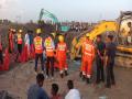 Two-and-half-year-old falls into borewell in MP's Sehore, rescue operation on - Hindi News | Two-and-half-year-old falls into borewell in MP's Sehore, rescue operation on | Latest national News at Lokmattimes.com