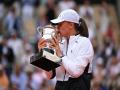 Iga Swiatek retains French Open 2023 crown after defeating Karolina Muchova - Hindi News | Iga Swiatek retains French Open 2023 crown after defeating Karolina Muchova | Latest tennis News at Lokmattimes.com