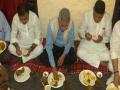 EAM Jaishankar eats breakfast at Dalit booth president's residence in Varanasi - Hindi News | EAM Jaishankar eats breakfast at Dalit booth president's residence in Varanasi | Latest international News at Lokmattimes.com