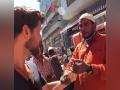 Dutch YouTuber vlogs about attack by "angry man" in Bengaluru market; street vendor arrested - Hindi News | Dutch YouTuber vlogs about attack by "angry man" in Bengaluru market; street vendor arrested | Latest national News at Lokmattimes.com