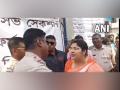 West Bengal: BJP MP Locket Chatterjee stopped by cops from entering BDO office in Pandua - Hindi News | West Bengal: BJP MP Locket Chatterjee stopped by cops from entering BDO office in Pandua | Latest politics News at Lokmattimes.com