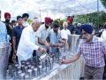Punjab Raj Bhavan staff organise Chabeel, serve prasad to passersby - Hindi News | Punjab Raj Bhavan staff organise Chabeel, serve prasad to passersby | Latest national News at Lokmattimes.com