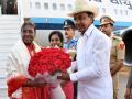Telangana: President Murmu arrives in Hyderabad for a two-day visit - Hindi News | Telangana: President Murmu arrives in Hyderabad for a two-day visit | Latest national News at Lokmattimes.com