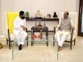 Lok Sabha Speaker Om Birla pays courtesy visit to Maharashtra CM Eknath Shinde in Mumbai - Hindi News | Lok Sabha Speaker Om Birla pays courtesy visit to Maharashtra CM Eknath Shinde in Mumbai | Latest national News at Lokmattimes.com