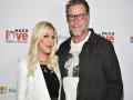 Dean McDermott deletes divorce announcement with Tori Spelling - Hindi News | Dean McDermott deletes divorce announcement with Tori Spelling | Latest entertainment News at Lokmattimes.com