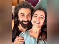 Rashmika Mandanna wraps up 'Animal', shares BTS pictures with Ranbir Kapoor, Sandeep Reddy Vanga - Hindi News | Rashmika Mandanna wraps up 'Animal', shares BTS pictures with Ranbir Kapoor, Sandeep Reddy Vanga | Latest entertainment News at Lokmattimes.com