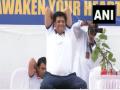 Union Minister Piyush Goyal, Assam CM Himanta Biswa Sarma perform Yoga on International Yoga Day - Hindi News | Union Minister Piyush Goyal, Assam CM Himanta Biswa Sarma perform Yoga on International Yoga Day | Latest national News at Lokmattimes.com