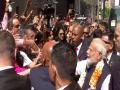 PM Modi meets people outside hotel in New York - Hindi News | PM Modi meets people outside hotel in New York | Latest international News at Lokmattimes.com