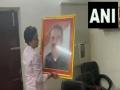 Praful Patel's photo frame removed from Nationalist Student Congress office in Delhi - Hindi News | Praful Patel's photo frame removed from Nationalist Student Congress office in Delhi | Latest politics News at Lokmattimes.com