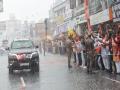 People line up in heavy rain to welcome PM Modi in UP's Gorakhpur - Hindi News | People line up in heavy rain to welcome PM Modi in UP's Gorakhpur | Latest national News at Lokmattimes.com