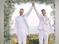 Pentatonix's Scott Hoying ties knot with Mark Manio in star-studded black tie ceremony - Hindi News | Pentatonix's Scott Hoying ties knot with Mark Manio in star-studded black tie ceremony | Latest entertainment News at Lokmattimes.com